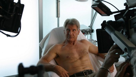 Harrison Ford se supune epilatului cu ceara sa atraga atentia impotriva defrisarilor din padurile tropicale Harrison Ford se supune epilatului cu ceara sa atraga atentia impotriva defrisarilor din padurile tropicale