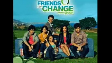 Miley Cyrus si Jonas Brothers canta pentru planeta Miley Cyrus si Jonas Brothers canta pentru planeta
