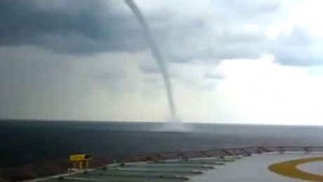 Tornade si desertificare, peste cativa ani in Romania Tornade si desertificare, peste cativa ani in Romania