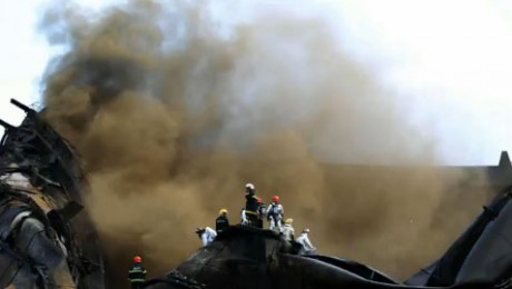 Pompier chinez, mort in timpul luptei cu pata de petrol Pompier chinez, mort in timpul luptei cu pata de petrol