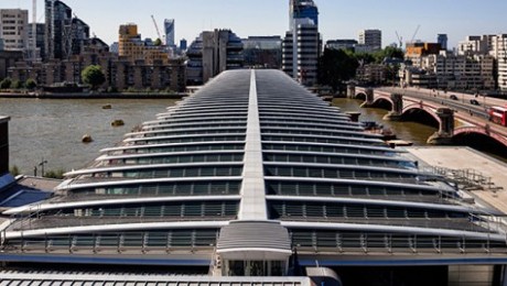 Cel mai mare pod solar se află în Londra Cel mai mare pod solar se află în Londra