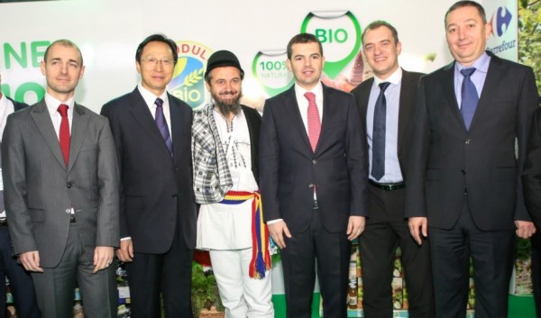 Jean Baptiste Dernoncourt, director general Carrefour, alături de ministrul chinez al agriculturii, Han Changfu, Marian Cioceanu, președintele Bio România și Daniel Constantin, ministrul agriculturii, la deschiderea Indagra 2014