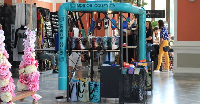 upcycling upside down stand