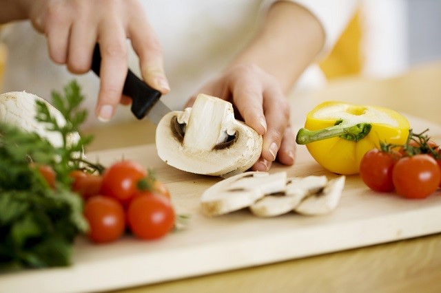 Cum poți improviza în bucătărie ca să folosești ce ingrediente ai în frigider